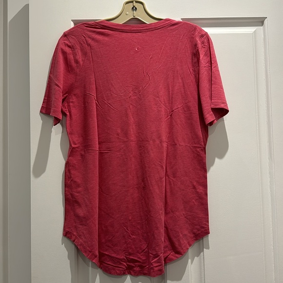Lululemon classic v neck tee with scoop bottom - Picture 2 of 3